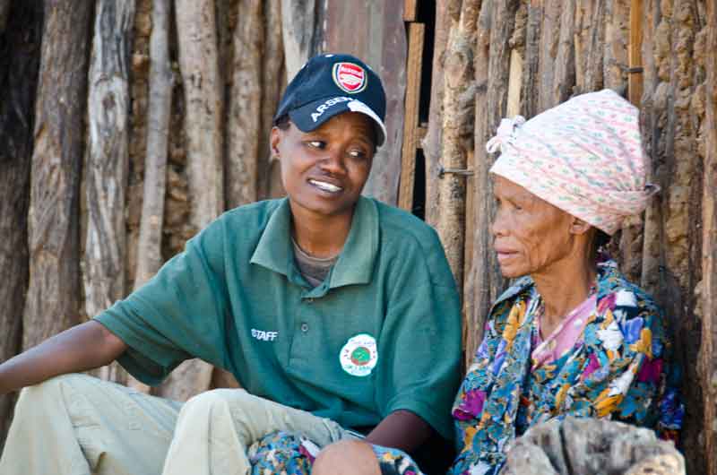 14 - Namibia - Tsintsabis - Elisabeth la guia y anciana Bosquimana